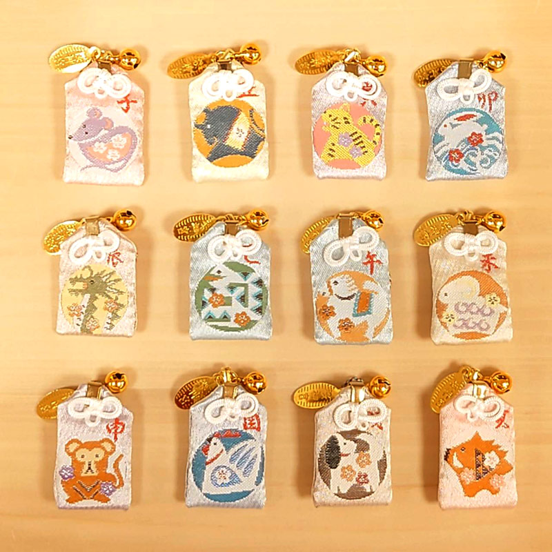 【初詣】東京でかわいいお守りがある神社！縁結びや開運にご利益あり